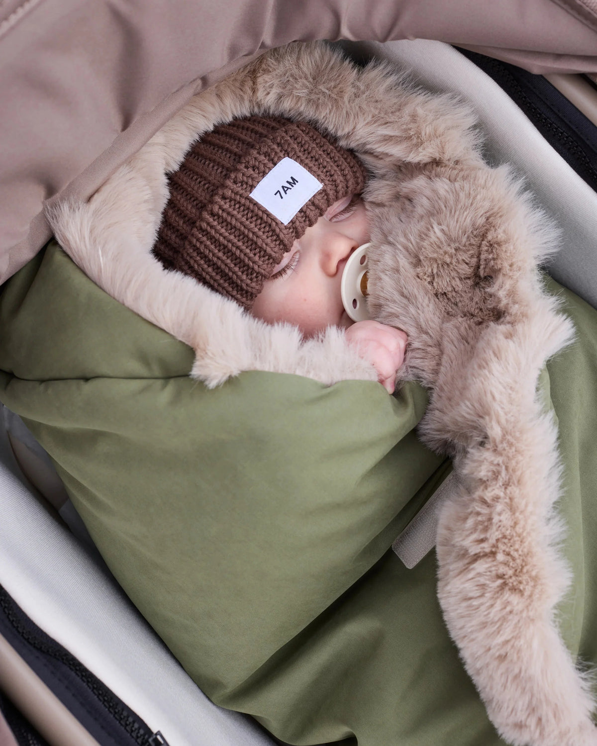 Woodland Greige Faux Fur//