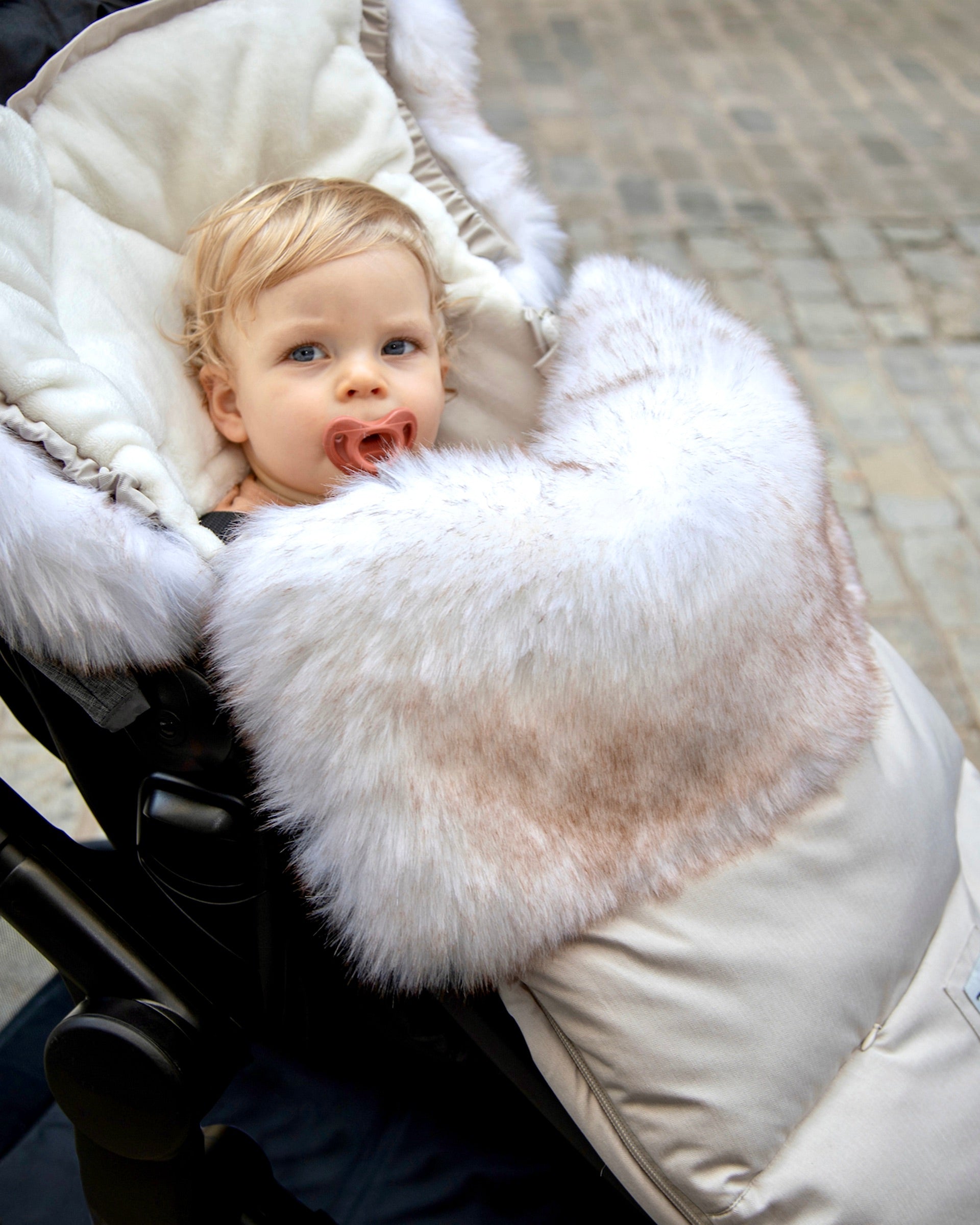 Heather Beige White Faux Fur//