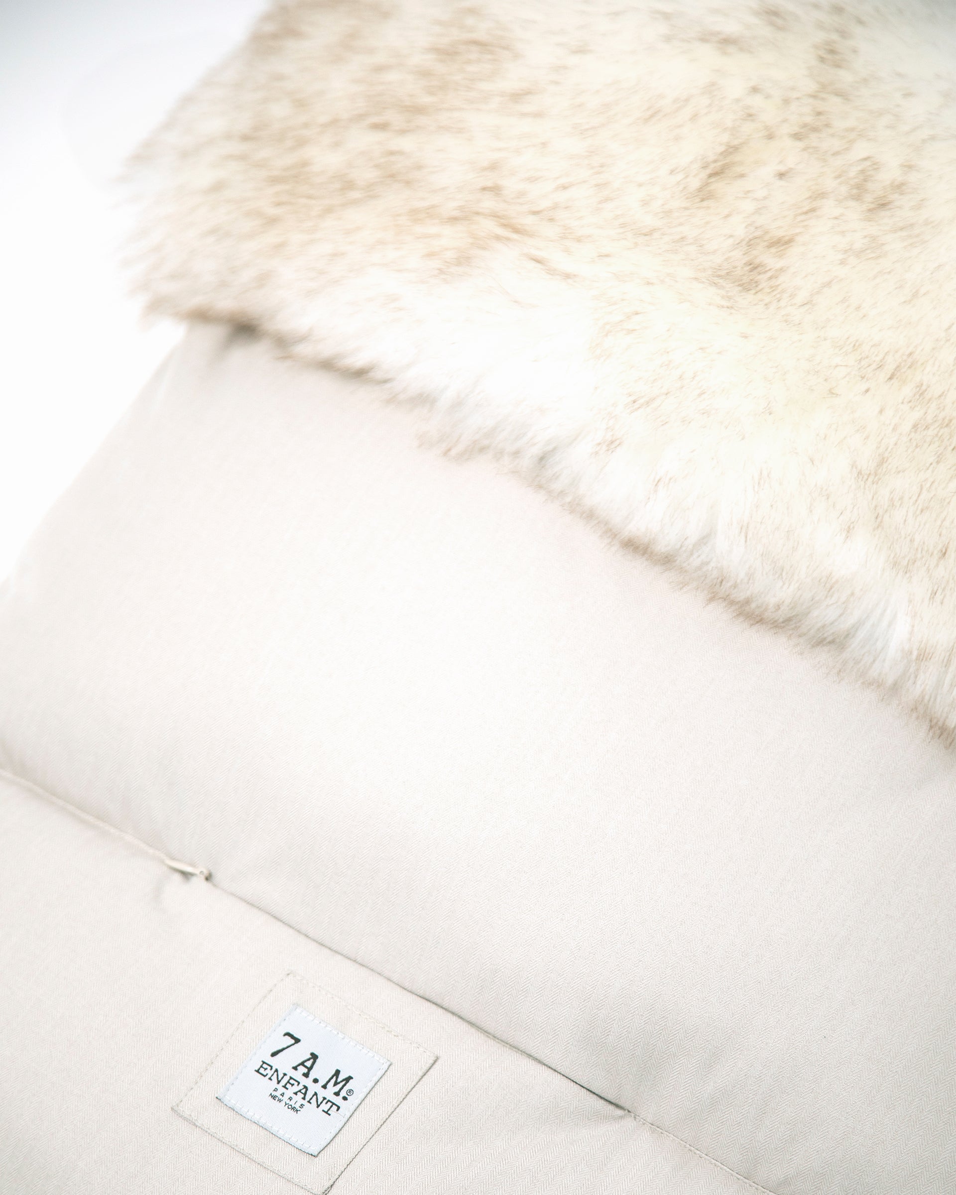 Heather Beige White Faux Fur//